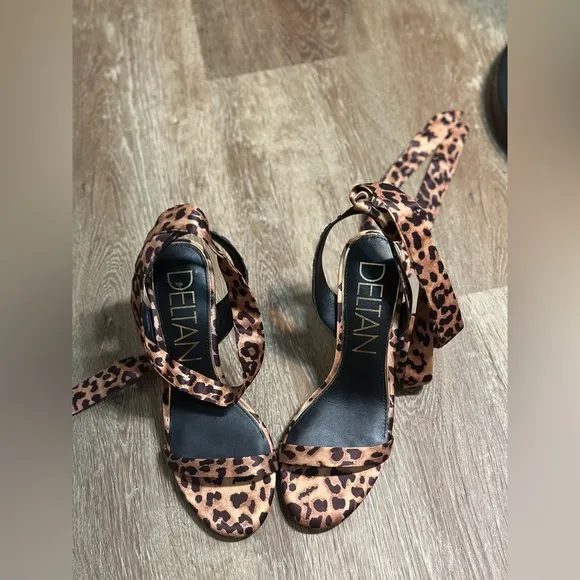 Deltan Makenna Jaguar Print Ankle WrapDress Sandals women size 7.5