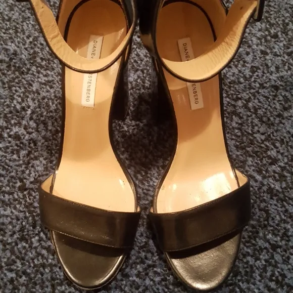 Diane Von Furstenberg Women's heels,size 8