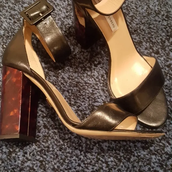 Diane Von Furstenberg Women's heels,size 8