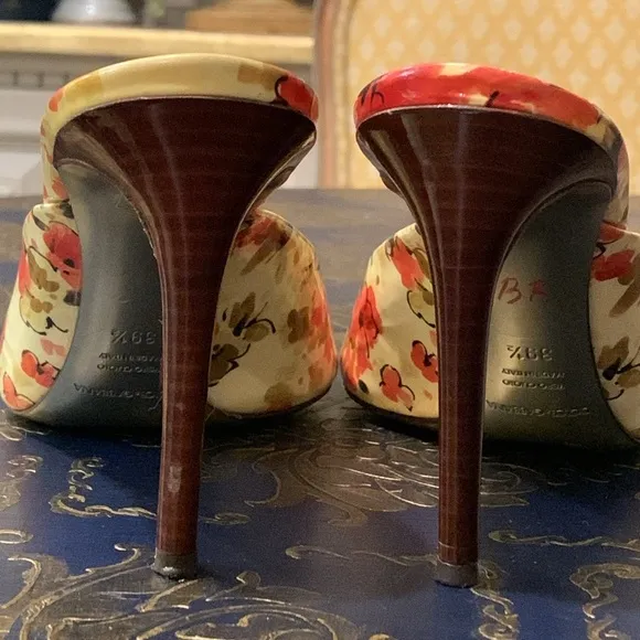 Dolce &amp; Gabbana Patent Leather Floral Print Slides Sandals Heels Size 39.5