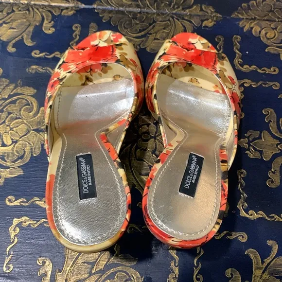 Dolce &amp; Gabbana Patent Leather Floral Print Slides Sandals Heels Size 39.5