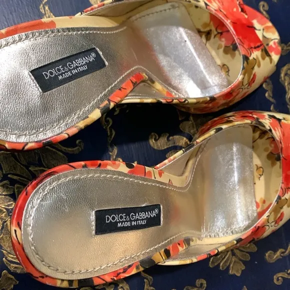 Dolce &amp; Gabbana Patent Leather Floral Print Slides Sandals Heels Size 39.5