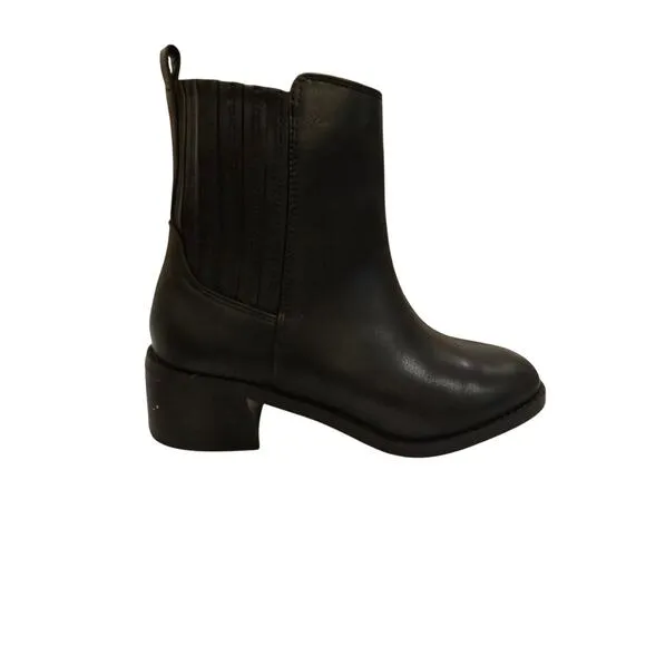 Dolce Vita Delilah Boots Chelsea Boot Black Smooth NEW Size 5.5