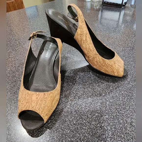 DONALD J. Pliner tan Cork Wood Sling Back Peep Toe Wedge heel Sandals SZ 7.5