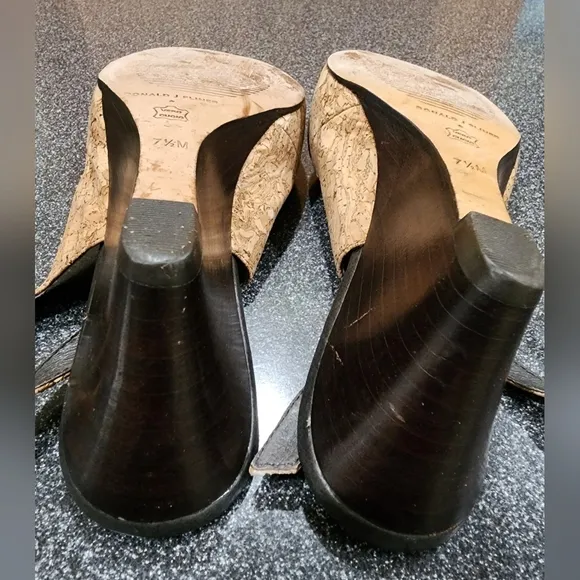 DONALD J. Pliner tan Cork Wood Sling Back Peep Toe Wedge heel Sandals SZ 7.5