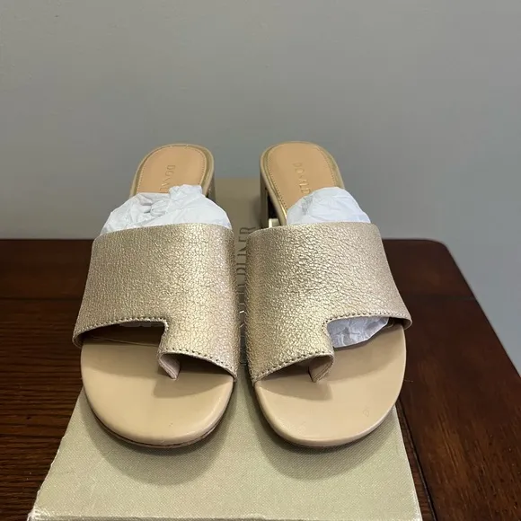Donald J. Pliner Womens Melros Leather vintage metallic gold sandals heels NEW 6