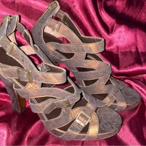 DONALD J.PLINER METALLIC BROWN SANDALS WITH MANY STRAPS AND REAR ZIPPER SIZE 7.5