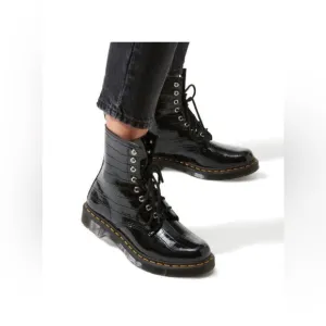 Dr. Martens 1460 W Patent Lamper Croc Embossed Boots