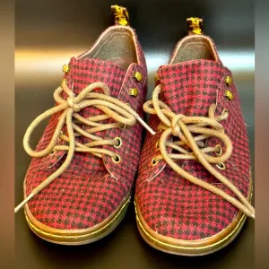 DR MARTENS Air Wair Low Top Samira Houndstooth Oxblood Shoes Women’s size 9