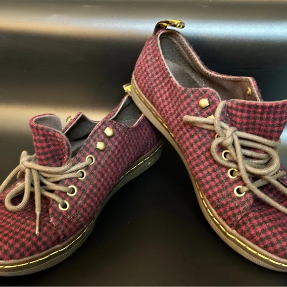 DR MARTENS Air Wair Low Top Samira Houndstooth Oxblood Shoes Women’s size 9