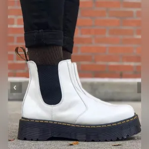 Dr Martens Platform White Leather 2976 Ankle Boots women’s Size 8.