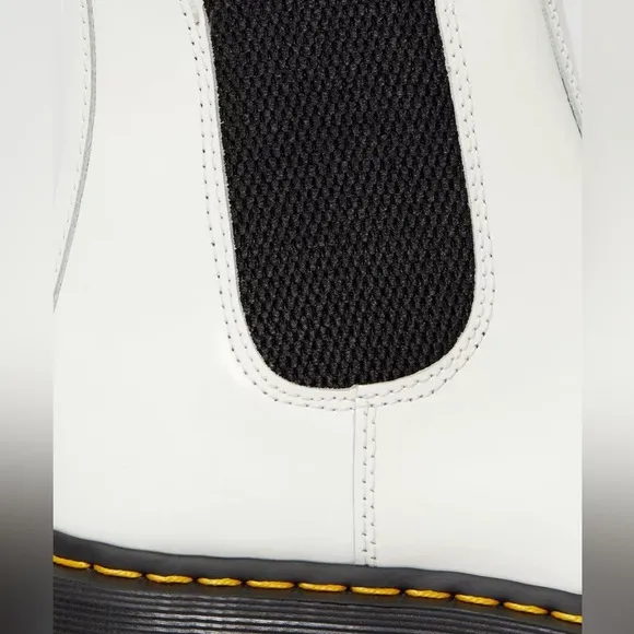 Dr Martens Platform White Leather 2976 Ankle Boots women’s Size 8.