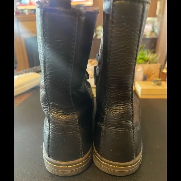 Dr Martens Stratford boots sz 6