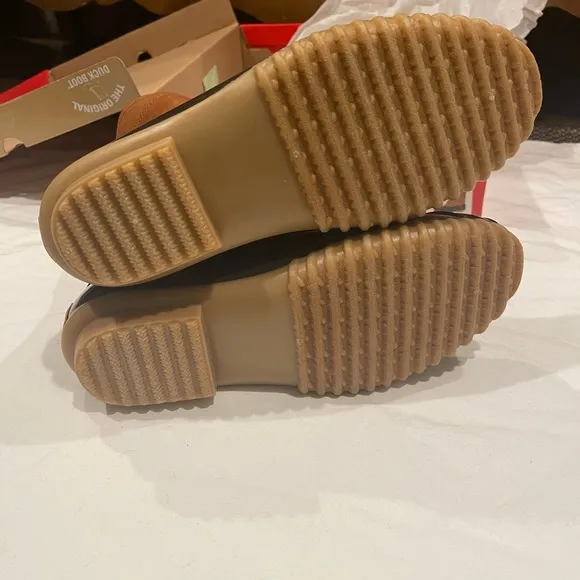 Duck boots brand new size 8 women’s in box