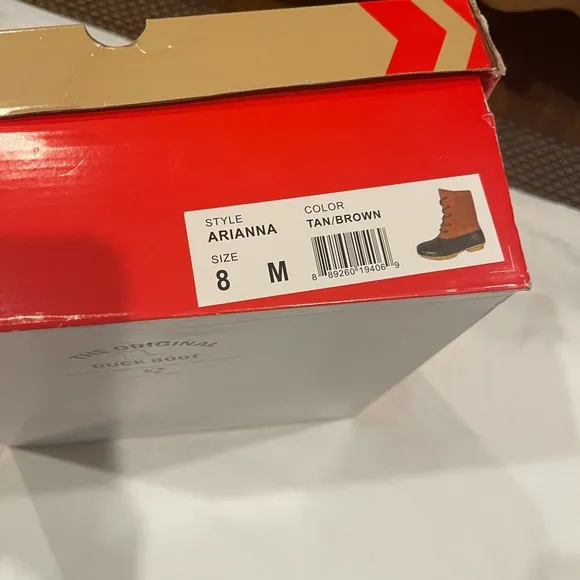 Duck boots brand new size 8 women’s in box