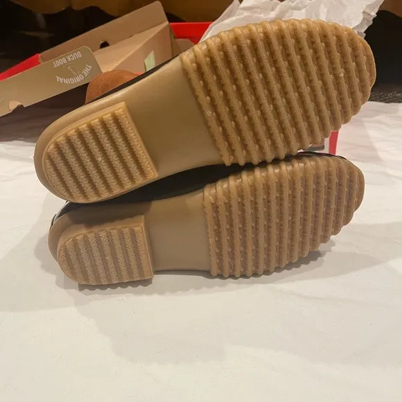 Duck boots brand new size 8 women’s in box