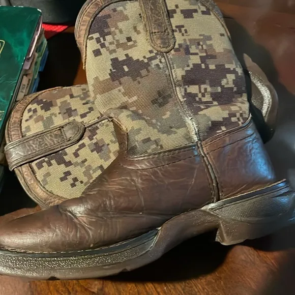Durango Kids boots size 13M