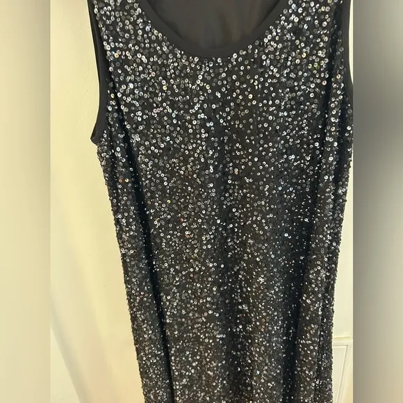Eileen Fisher Black Sequins Sleeveless scoop neck Trapeze knee length Dress