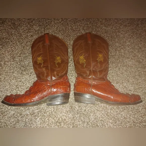 El General Alligator Embroidered Western Cowboy Boots, Size 9.5