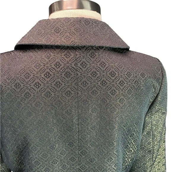 ELEGANT EUC Apostrophe LG Black/Gold Car Coat. Mid Length.