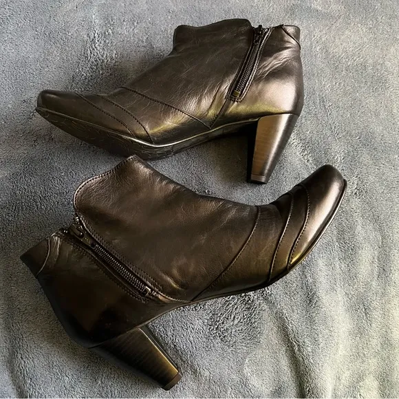 Eric Michael Bonita Smooth Leather Side Zip Boot. NWOB Ret $145 Sz 40 (9.5 US)