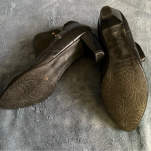 Eric Michael Bonita Smooth Leather Side Zip Boot. NWOB Ret $145 Sz 40 (9.5 US)