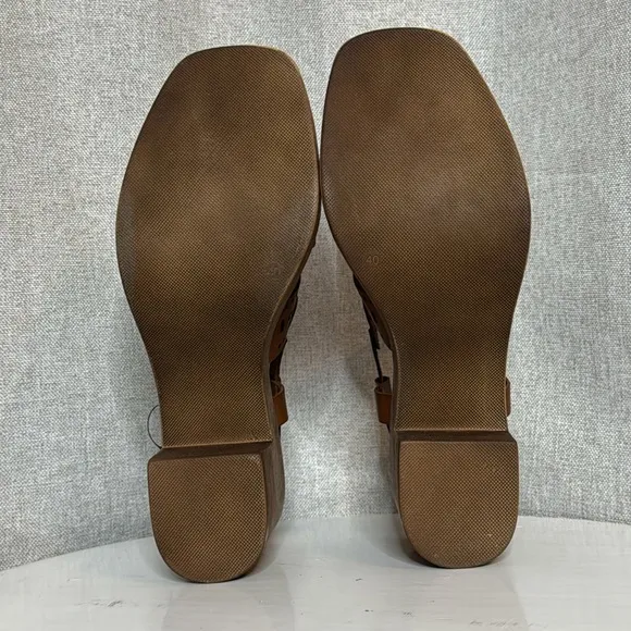 ERIC MICHAEL WHITNEY LEATHER CUTOUT BLOCK HEELED SANDALS **NIB**