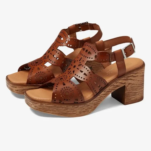 ERIC MICHAEL WHITNEY LEATHER CUTOUT BLOCK HEELED SANDALS **NIB**