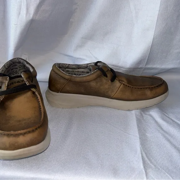 EUC Ariat Men's Hilo Stretch Lace Shoes in Faded Brown &amp; Aztec  Bomber Size 11