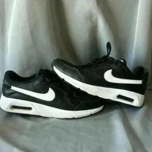 EUC Nike Air Max SC Shoes Black White CW4555-002 Men's Size 12