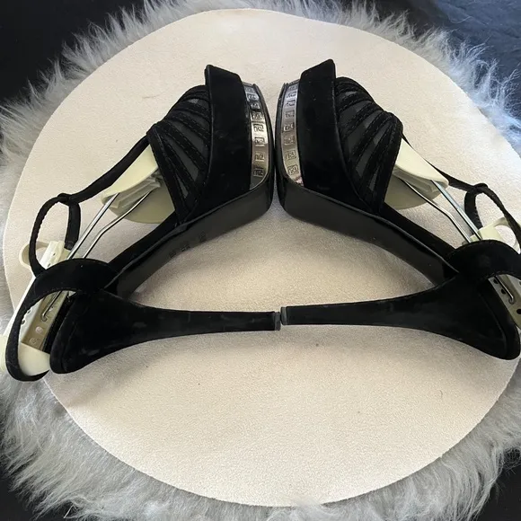 Fendi Black Leather Platform Sandals.  Size 38.5 US 8.5