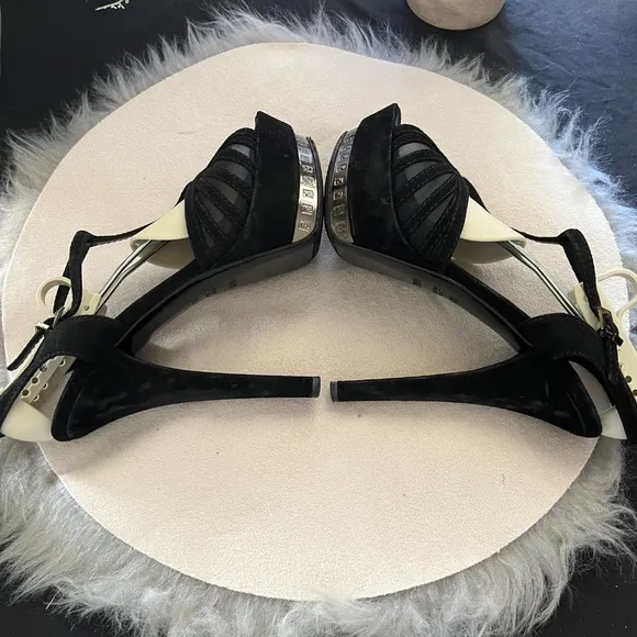 Fendi Black Leather Platform Sandals.  Size 38.5 US 8.5
