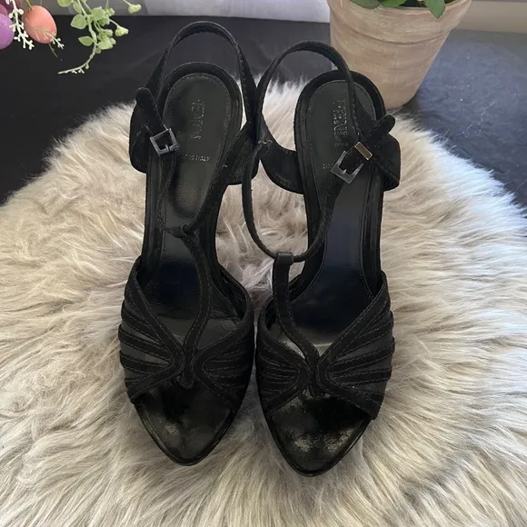 Fendi Black Leather Platform Sandals.  Size 38.5 US 8.5