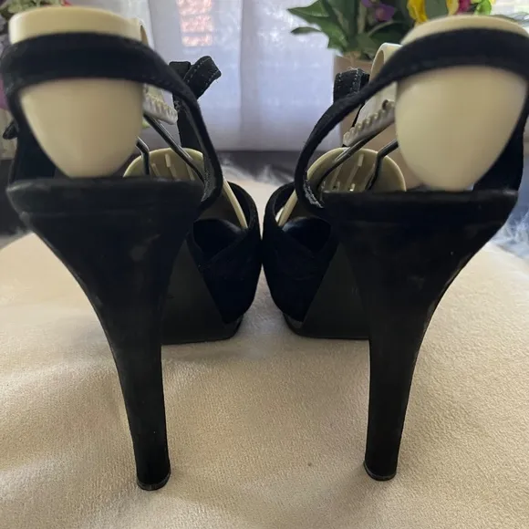 Fendi Black Leather Platform Sandals.  Size 38.5 US 8.5