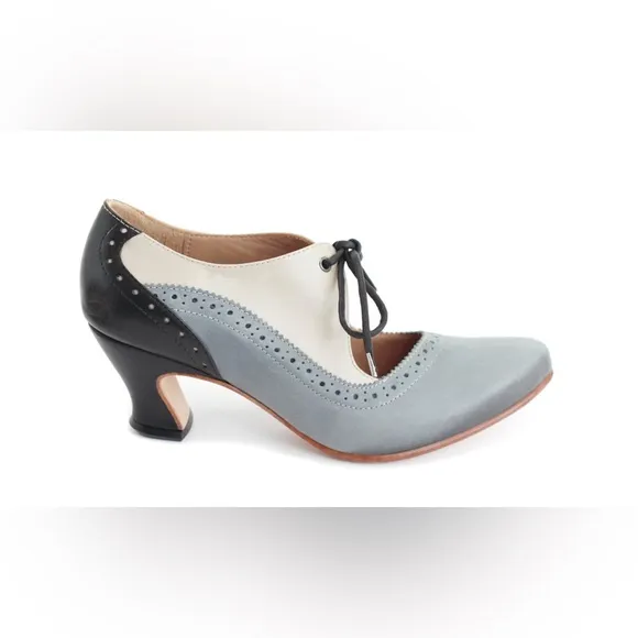 Fluevog ExCELLENT Wonder Lyra brogue lace-up heel cream, gray, black- 10.5/11