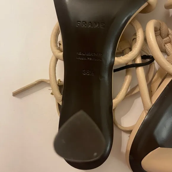 Frame Le Hendrix Beige Leather Heels Sandals