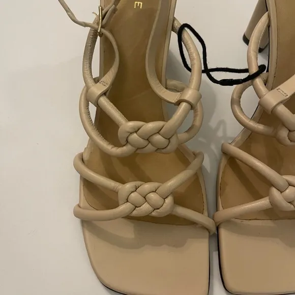Frame Le Hendrix Beige Leather Heels Sandals