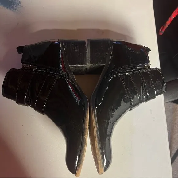 Franco Sarto Raina Black Patent Leather Ankle Boots Size 7 Glossy Versatile