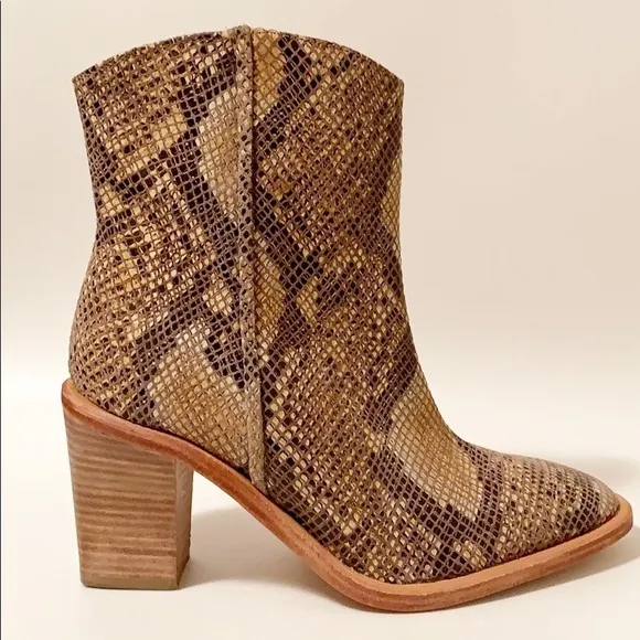 FREE PEOPLE Barclay Leather Snake-Embossed Western Ankle Boots 41 (11)