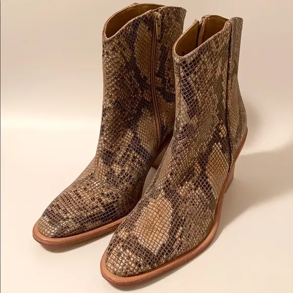 FREE PEOPLE Barclay Leather Snake-Embossed Western Ankle Boots 41 (11)