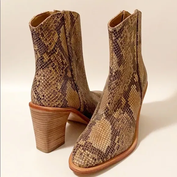 FREE PEOPLE Barclay Leather Snake-Embossed Western Ankle Boots 41 (11)