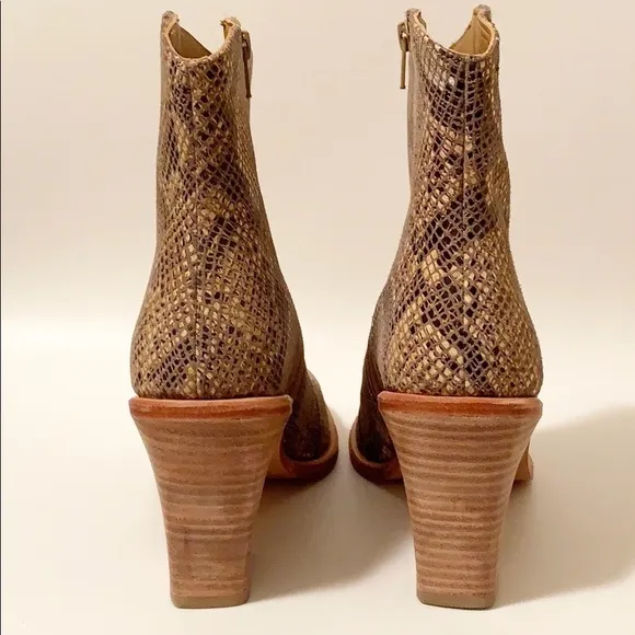 FREE PEOPLE Barclay Leather Snake-Embossed Western Ankle Boots 41 (11)