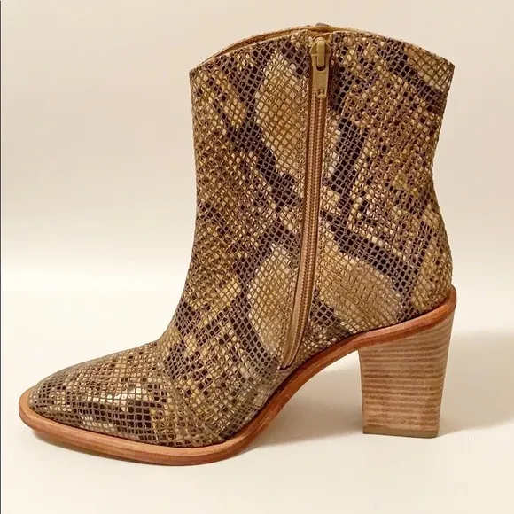 FREE PEOPLE Barclay Leather Snake-Embossed Western Ankle Boots 41 (11)