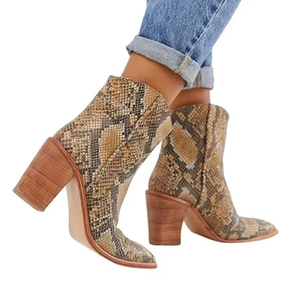 FREE PEOPLE Barclay Leather Snake-Embossed Western Ankle Boots 41 (11)