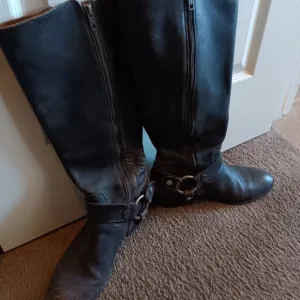 Frye harness boots black women's 10m