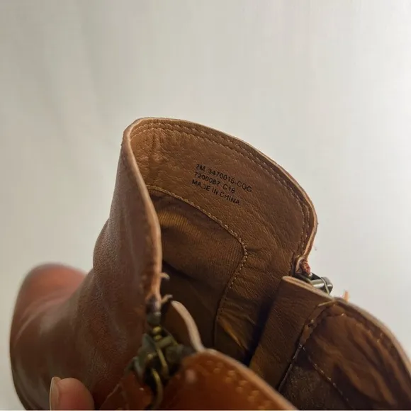 FRYE | Woman’s Ankle Bootie Leather Zip Up 7 Boot