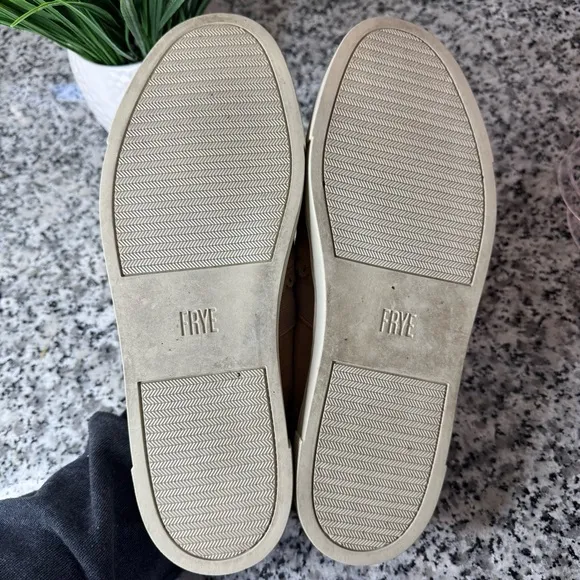 Frye | Women's Ivy Scallop Slip-on Suede Sneakers Size 8.5