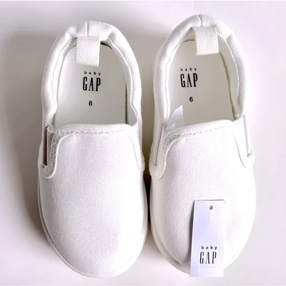 GAP White Size 6 Slip On Shoes, Toddler Fit, NWT
