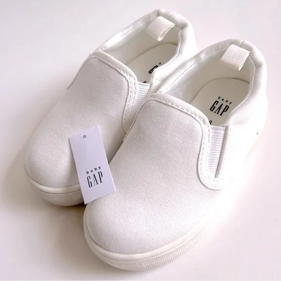 GAP White Size 6 Slip On Shoes, Toddler Fit, NWT