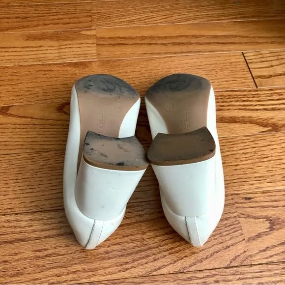 GENTLE SOULS by Kenneth Cole Dionne Pointed Toe Slip On Pumps Stone Women's 7.5M